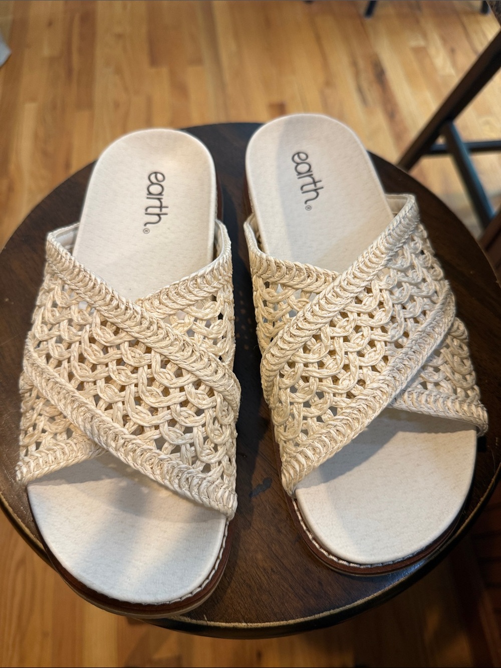 Earth slippers